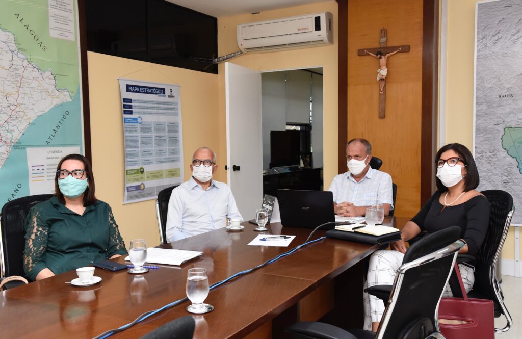 Em reuniao com Belivaldo e Edvaldo ministro da Saude apresenta cronograma de distribuicao de vacinas