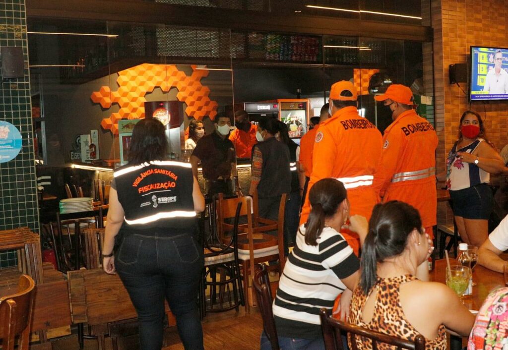 Fiscalizacao flagra irregularidades em bares e restaurantes do Bairro Luzia neste sabado 6