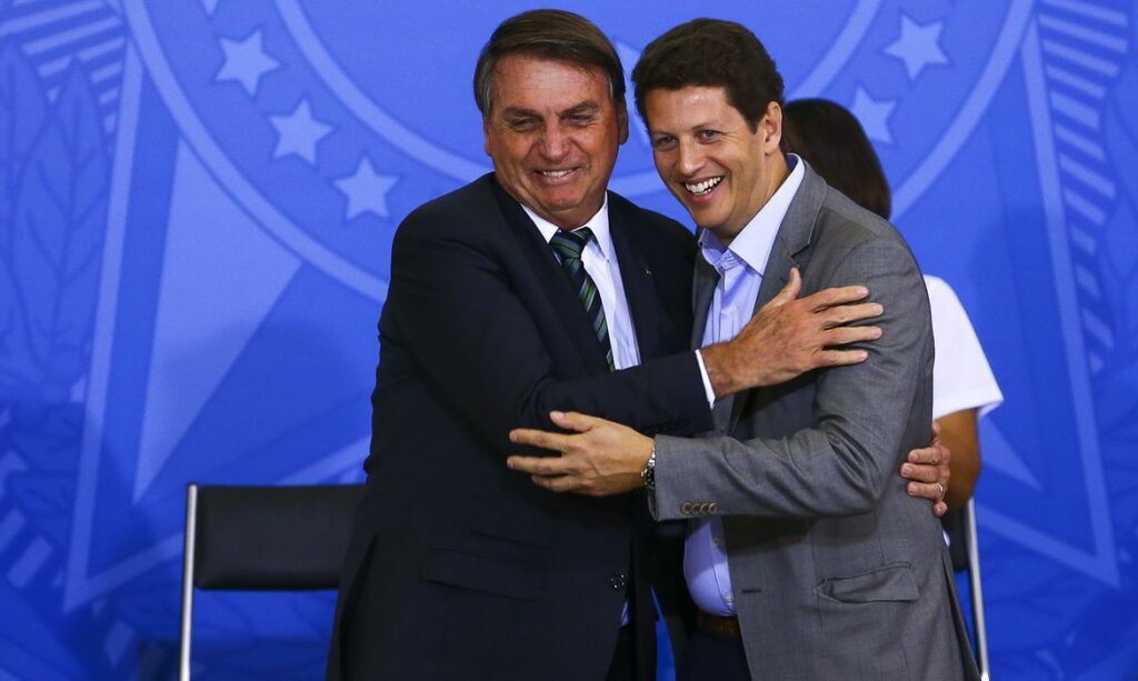 Governo lanca programa de captacao de recursos para a Amazonia