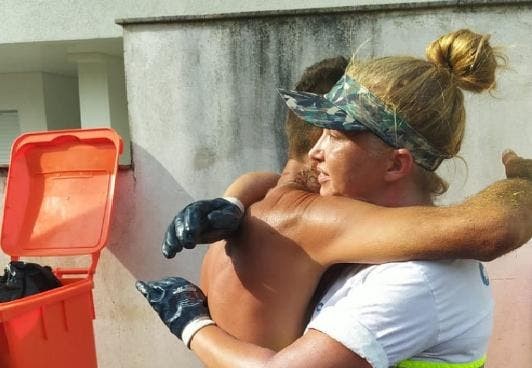 Homem joga R 25 mil no lixo por engano em Florianopolis