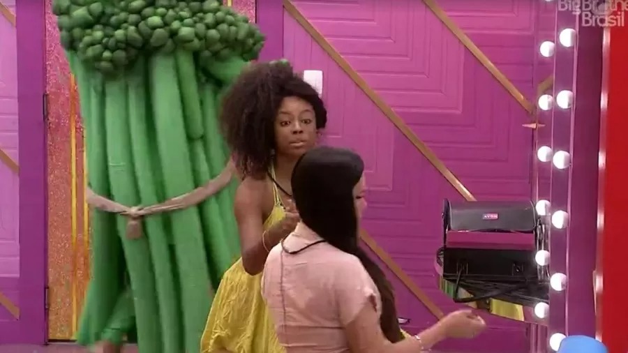 Juliete e Lumena discutem dentro do BBB Eu nao vim ser professora de ninguem