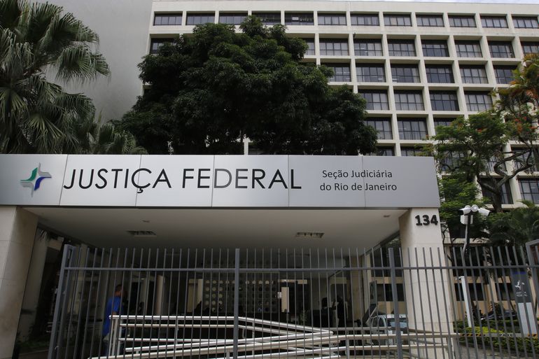 Justiças-do-Trabalho-e-Federal-recebem-menos-processos-mas-ganham-extras-de-valores-em-2020-diz-jornal