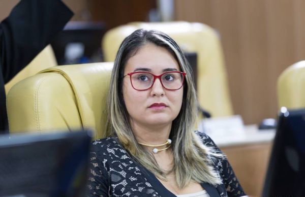 Kitty Lima rebate Gilmar sobre lideranca da oposicao e diz que deputado e independente na Alese