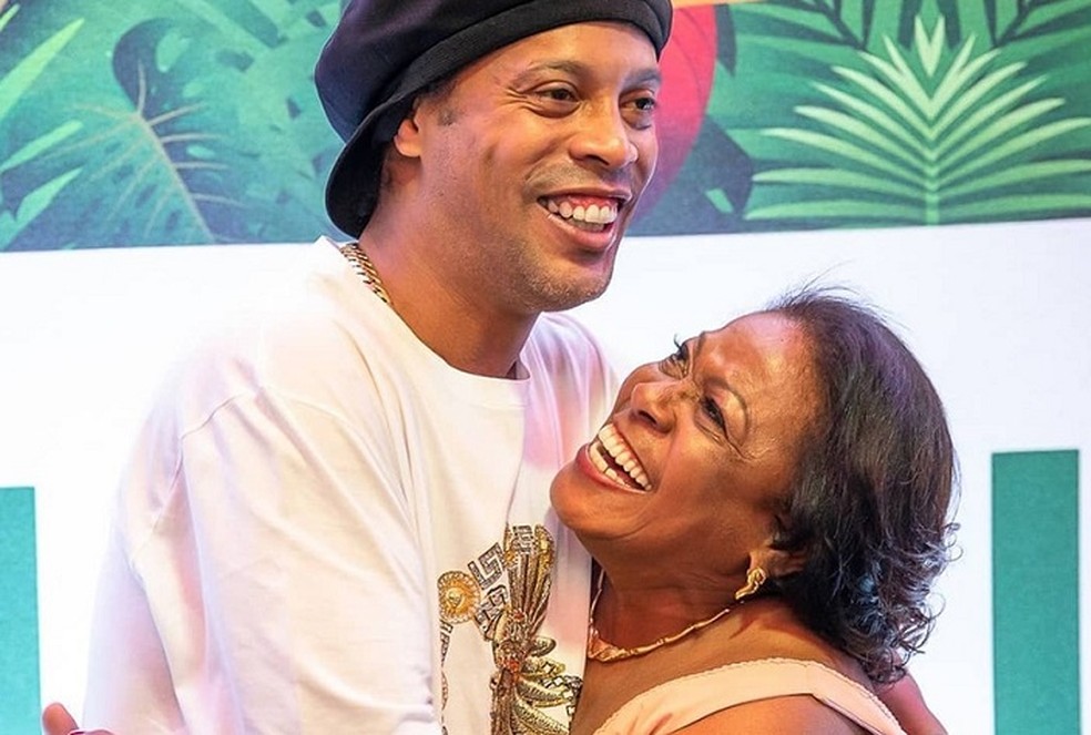 Mae de Ronaldinho Gaucho morre de covid 19 em Porto Alegre