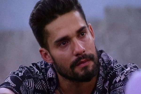 Mae e equipe de Arcrebiano pede ao publico que o elimine do BBB21 Tortura