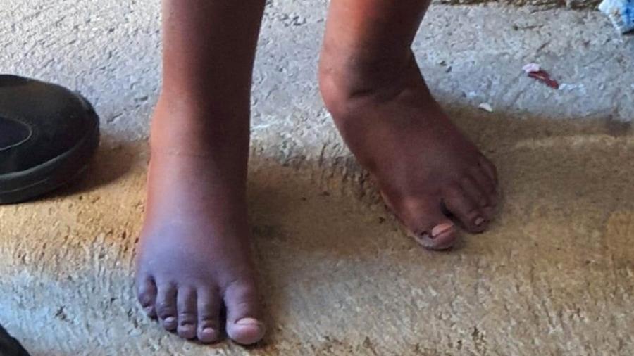 Menino ficou trancado e amarrado em barril por pegar comida que nao devia diz site
