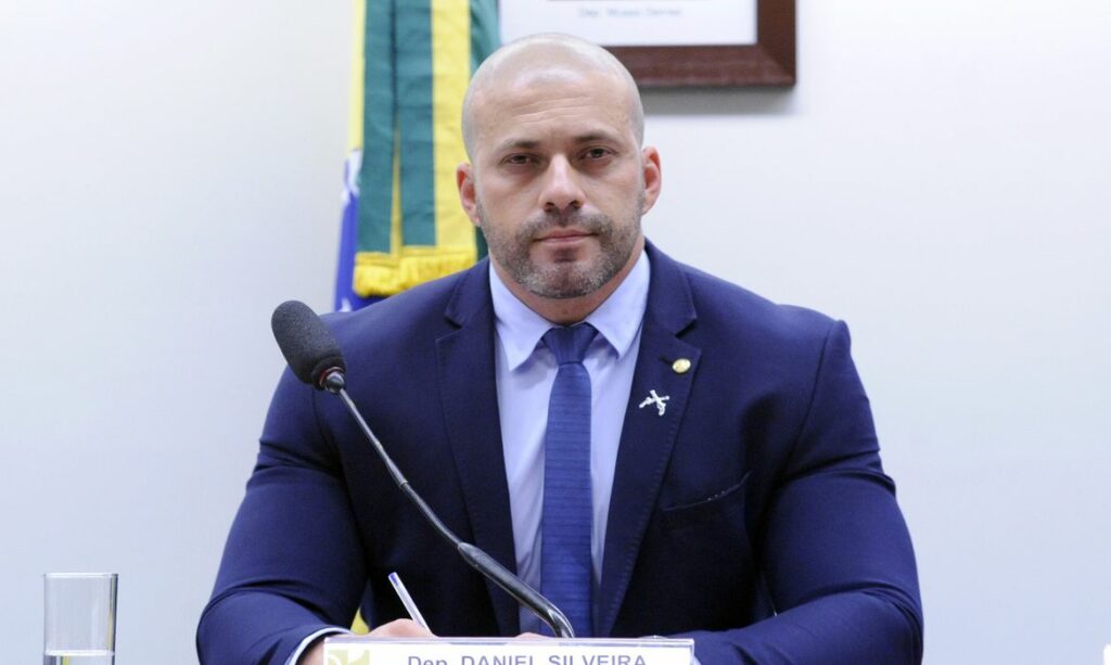 Ministro do STF determina bloqueio de redes sociais do deputado Daniel Silveira