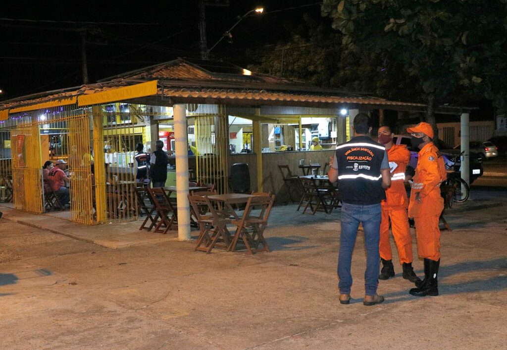 Nove-estabelecimentos-no-Augusto-Franco-são-fiscalizados-por-cumprimento-de-medidas-contra-covid-19