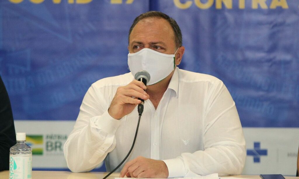 Pazuello anuncia forca tarefa para acelerar vacinacao em Manaus
