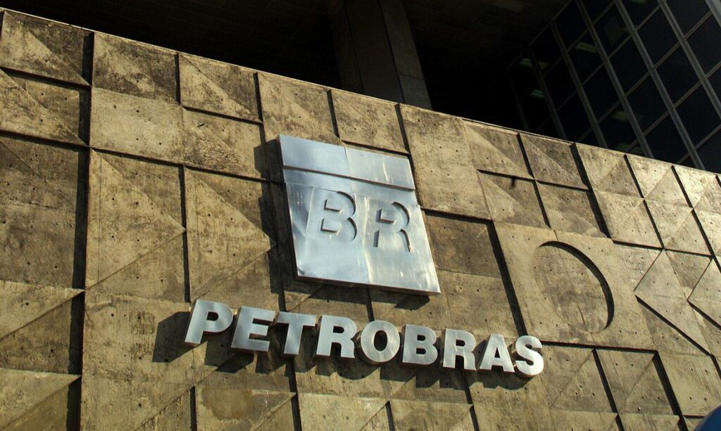 Petrobras perde R 1025 bi em valor de mercado apos intervencao de Bolsonaro diz site