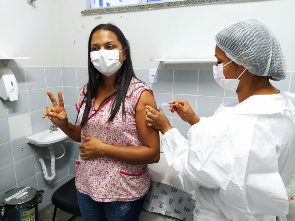 Prefeitura de Aracaju quer imunizar cerca de 2 mil profissionais contra covid 19 neste sabado 13