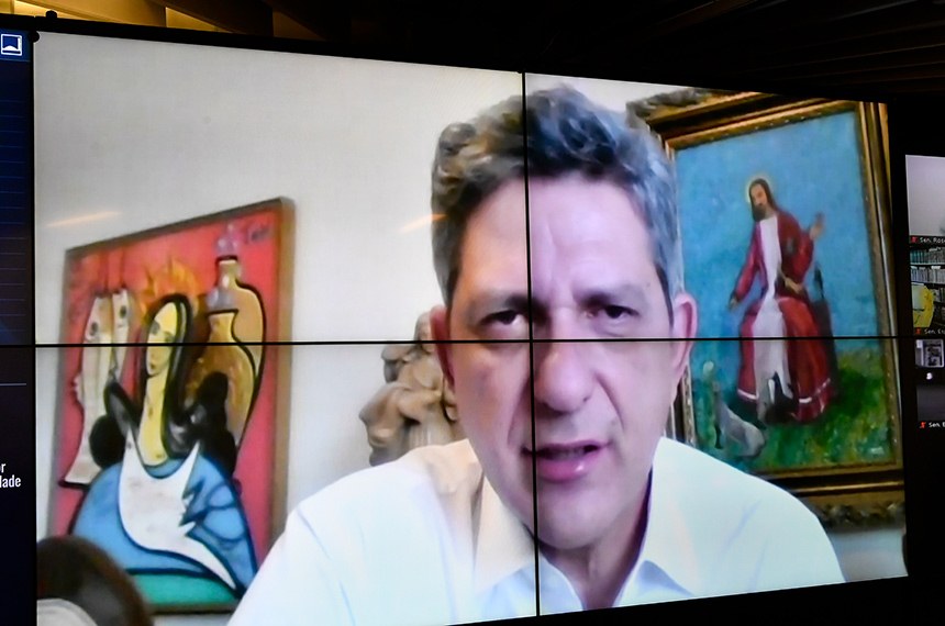 Rogerio propoe projeto que preve que riscos a saude educacao e cultura virem crime de responsabilidade