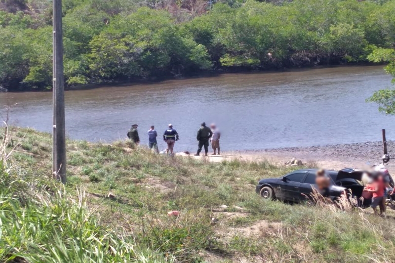 Sete homens sao presos em flagrante por pescar caranguejos no periodo de defeso em Santo Amaro das Brotas