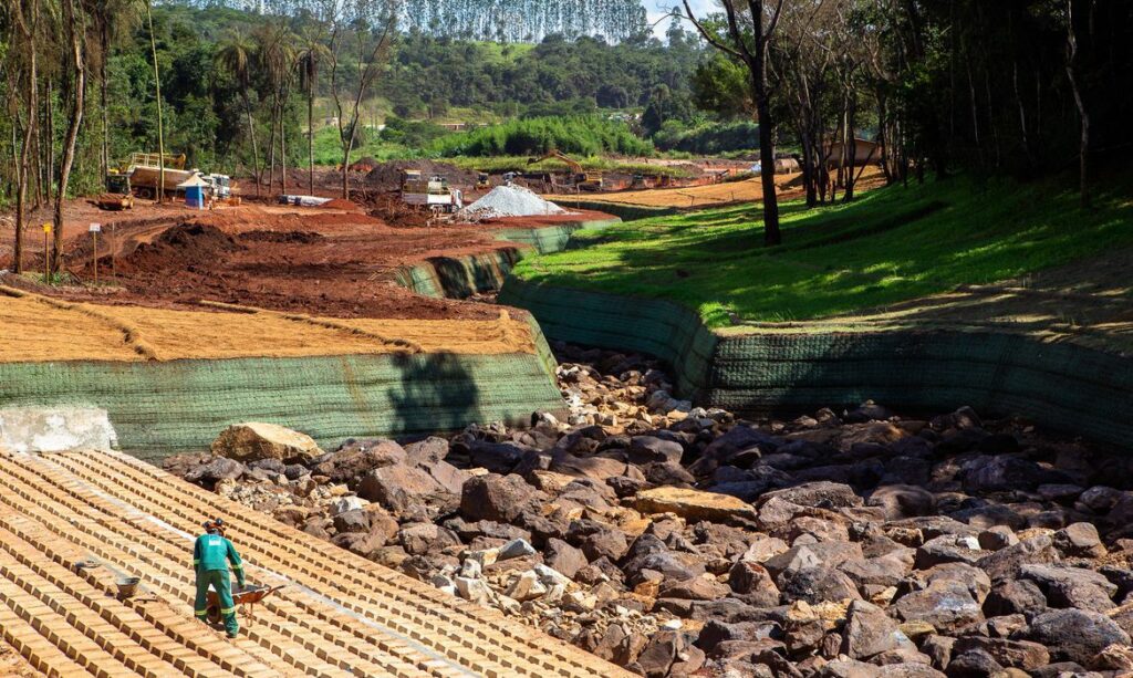 Vale assina acordo de R 3768 bilhoes para reparar tragedia de Brumadinho