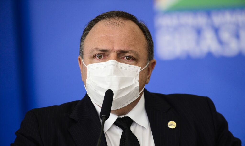 Alegando problemas de saude Eduardo Pazuello pede para deixar ministerio