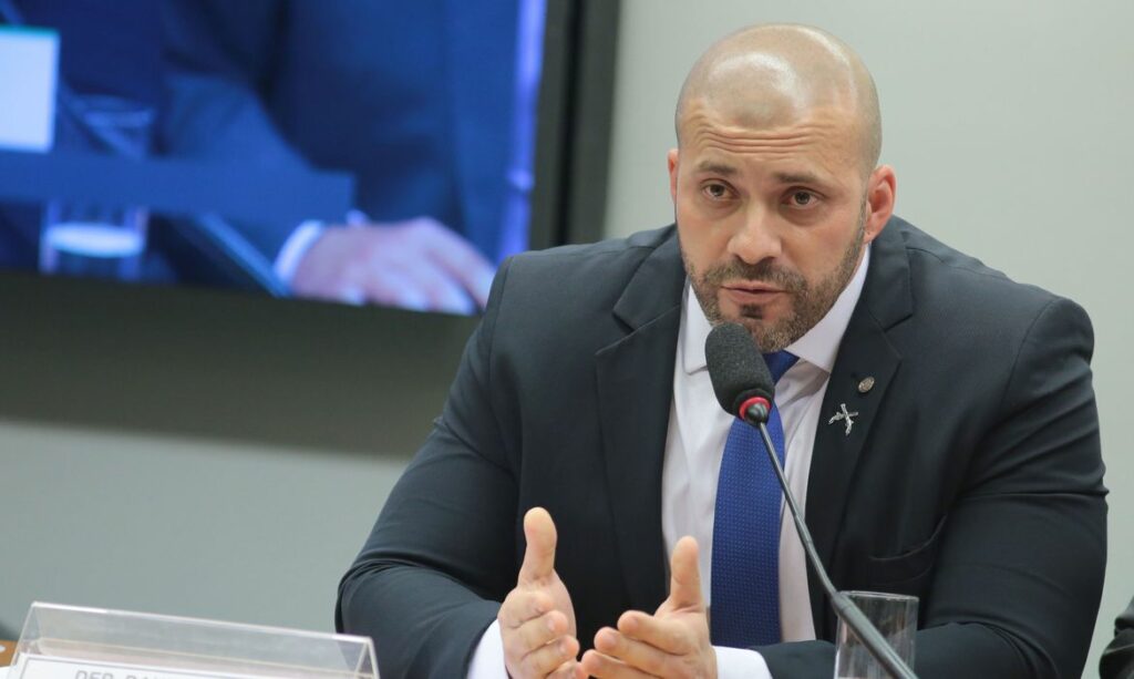 Alexandre de Moraes nega pedido de liberdade a Daniel Silveira