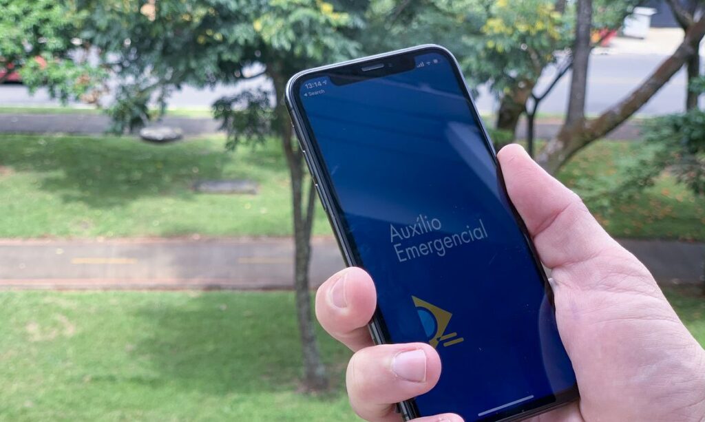 Auxilio emergencial pode ficar para abril diz Paulo Guedes