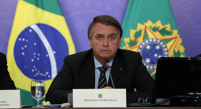 Bolsonaro deve ir pessoalmente ao Congresso entregar MPs de retorno do auxilio emergencial