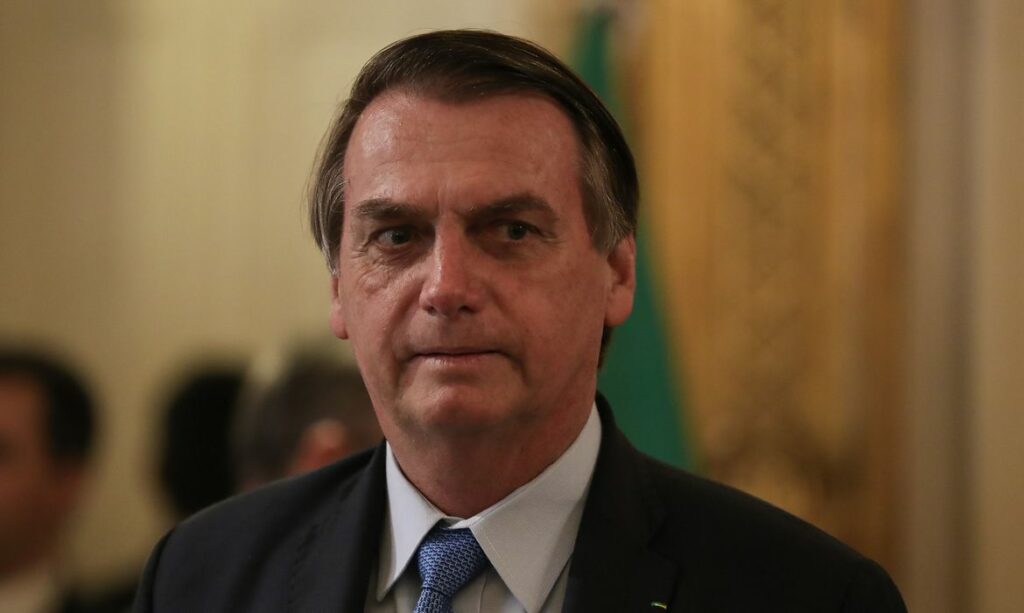 Bolsonaro e condenado a pagar R 20 mil por danos morais a jornalista