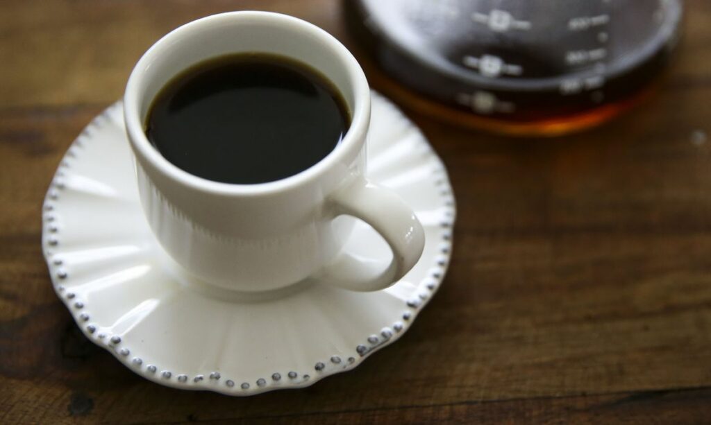Cafe forte meia hora antes do exercicio aumenta a queima de gordura aponta estudo