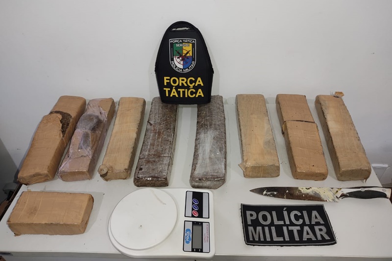 Caixa com 8kg de maconha e apreendida durante ronda no bairro Sao Conrado