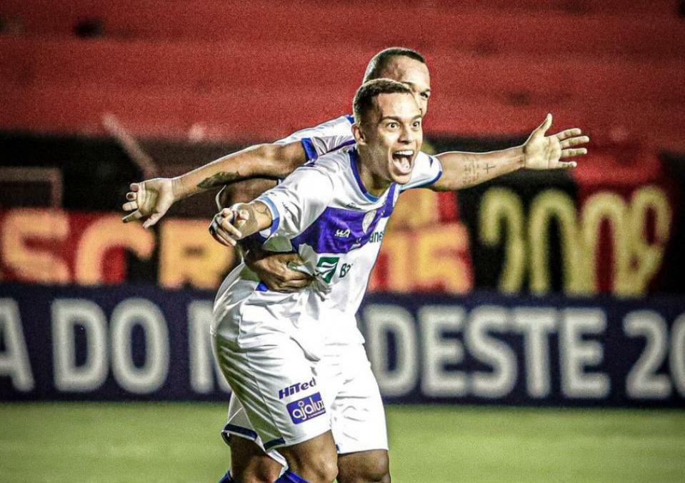 Confianca conquista a primeira vitoria na Copa do Nordeste contra o Sport na Ilha do Retiro