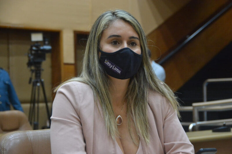 Edvaldo esta preocupado com a arrecadacao afirma Kitty Lima sobre vacinacao de profissionais da saude