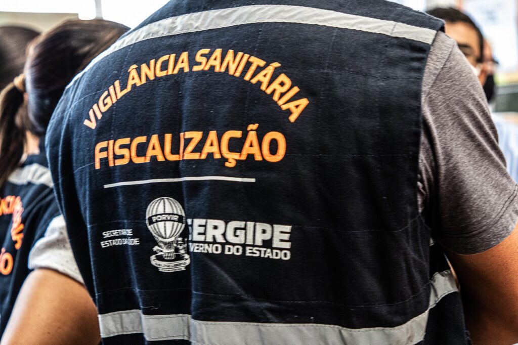 Estabelecimento e autuado por descumprimento de medidas restritivas contra covid 19 em Aracaju