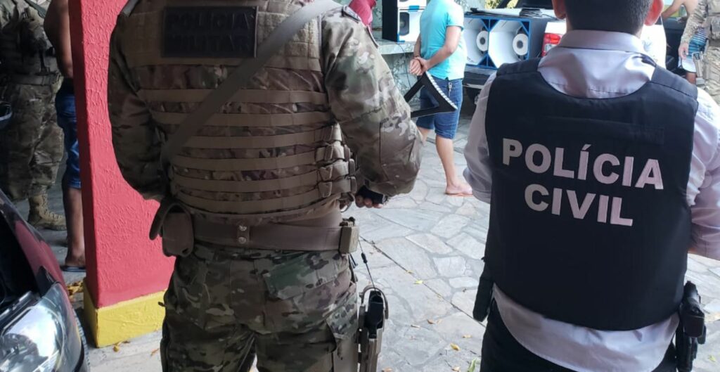 Festa clandestina com drogas e bebidas e interrompida pela policia em Itabaiana