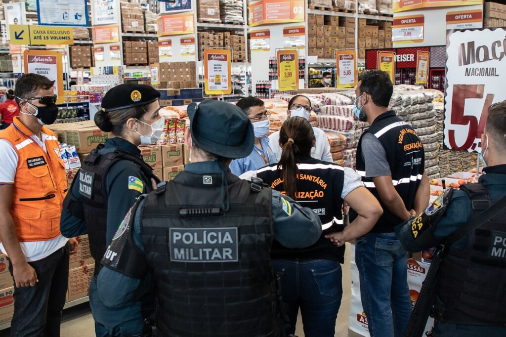 Forca arefa notifica cinco estalecimentos durante fiscalizacao na Zona de Expansao de Aracaju