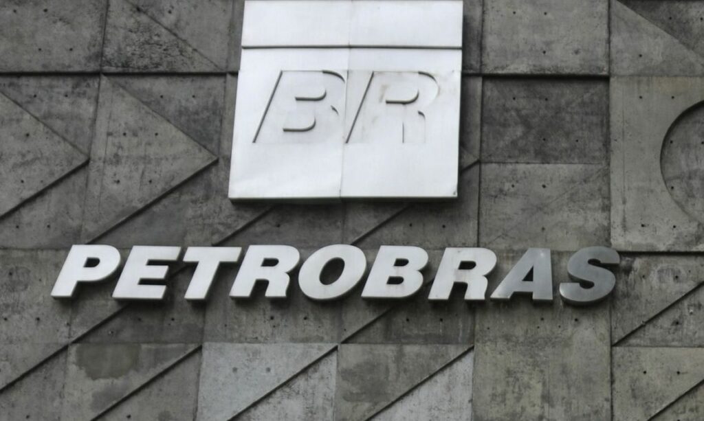 Gasolina e diesel estao mais baratos nas refinarias a partir desta quinta 25