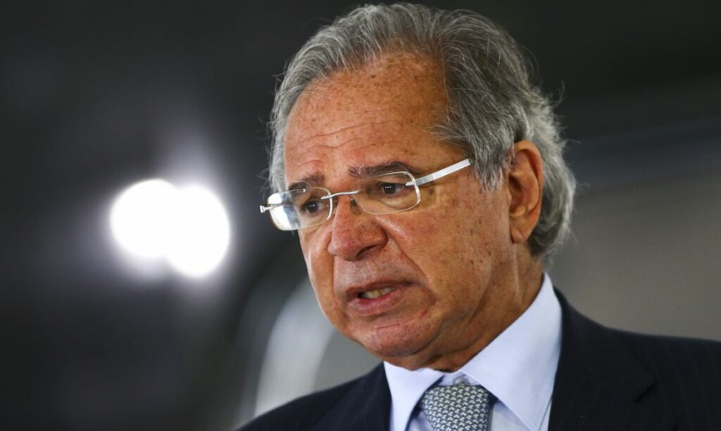 Guedes cita seguro emprego para ajudar pequenas empresas na pandemia