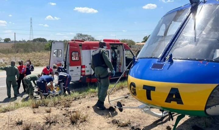 Idosa e resgatada pelo GTA apos acidente de transito deixar sete vitimas na BR 235 em Itabaiana e1615199865393