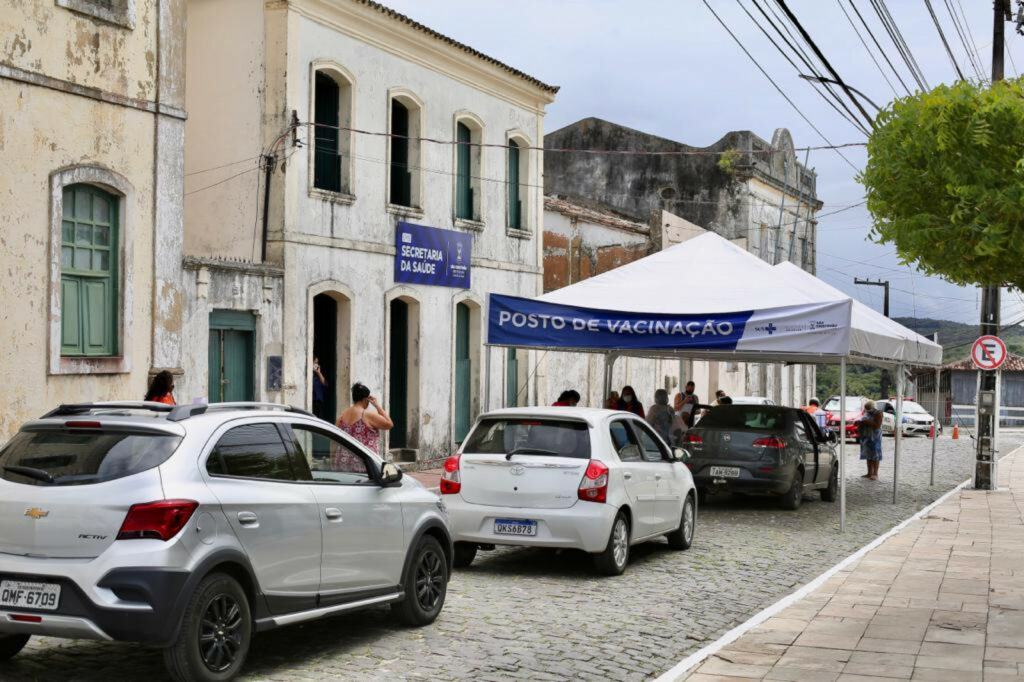 Idosos de 65 anos ou mais comecam a ser vacinados contra covid 19 em Sao Cristovao