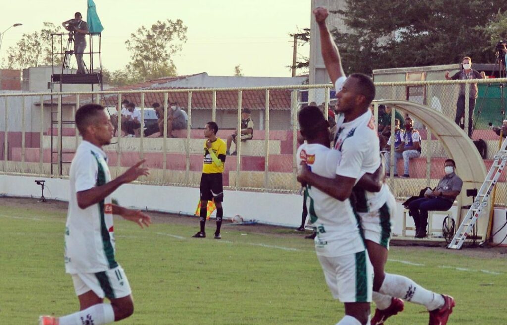 Lagarto define jogo no segundo tempo e vence Gloriense no Editon Oliveira e1615722008261