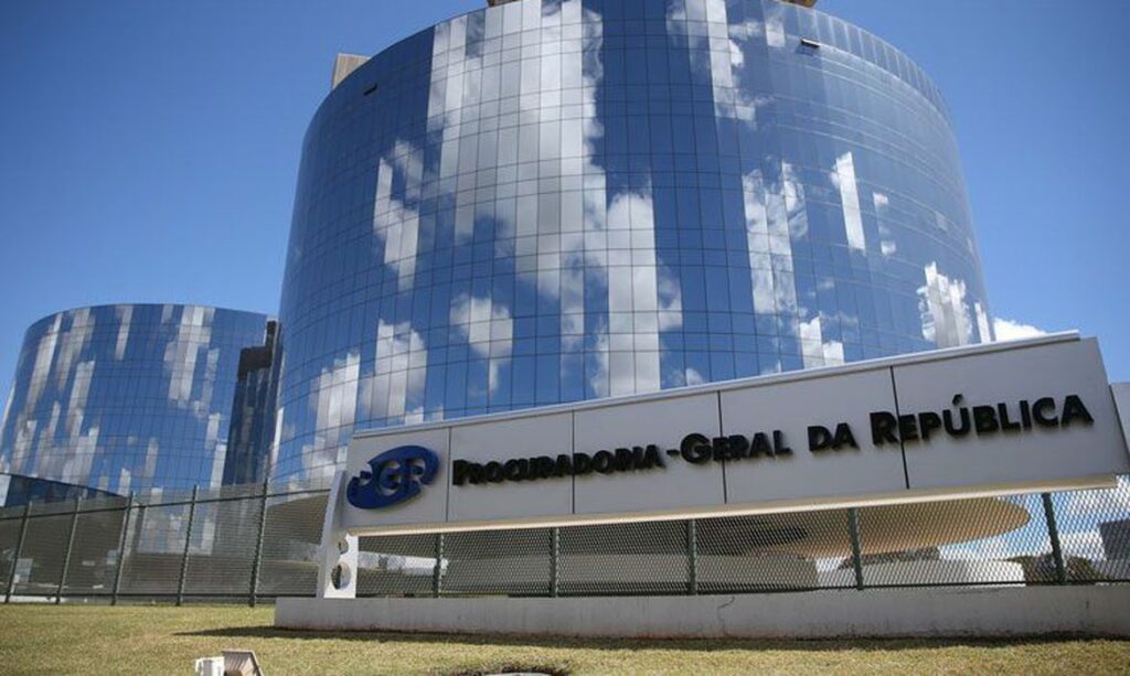 PGR entra com acoes para barrar reeleicoes em assembleias legislativas