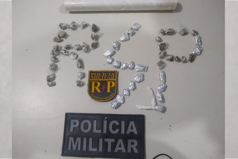 Polícia prende suspeito de tráfico de drogas no bairro Palestina em Aracaju 1 Policia prende suspeito de trafico de drogas no bairro Palestina em Aracaju