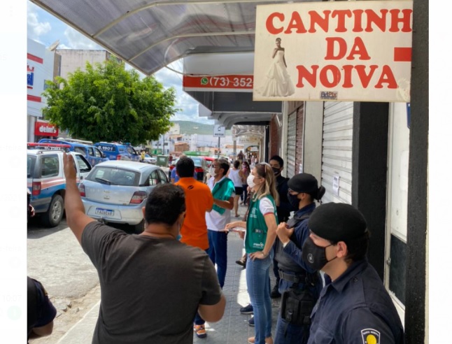 Populacao de cidade baiana pede reabertura do comercio veja video