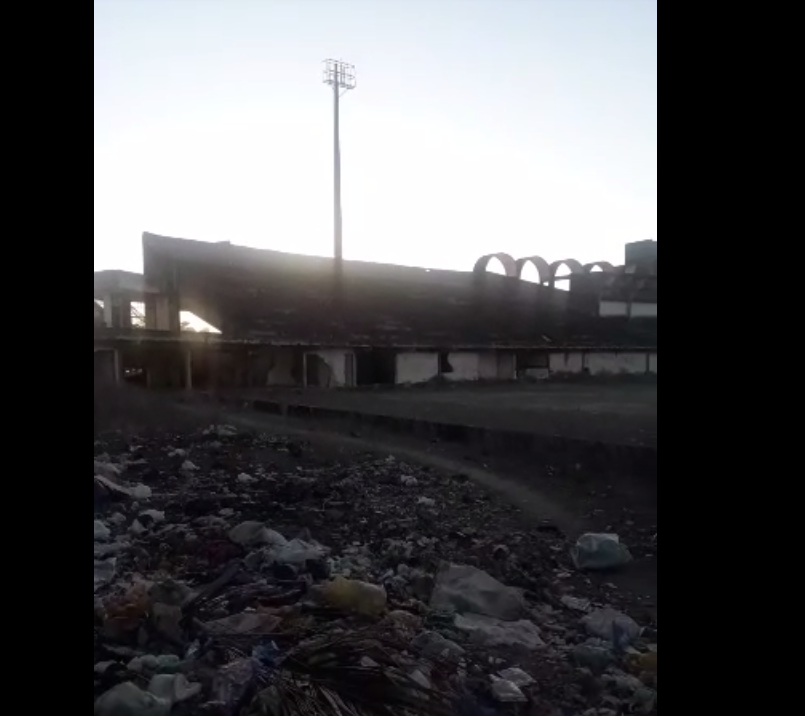 Populacao denuncia abandono do estadio Joao Alves Filho em Propriaveja video