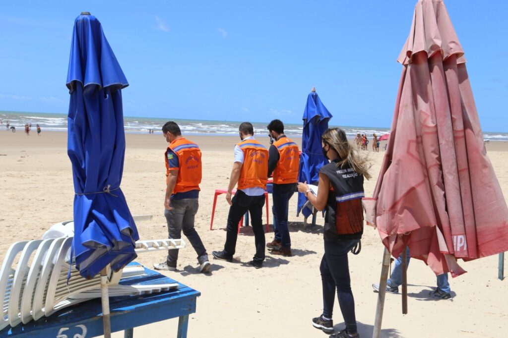 Praias de Aracaju sao fiscalizadas neste domingo 14 para cumprimento de medidas restritivas
