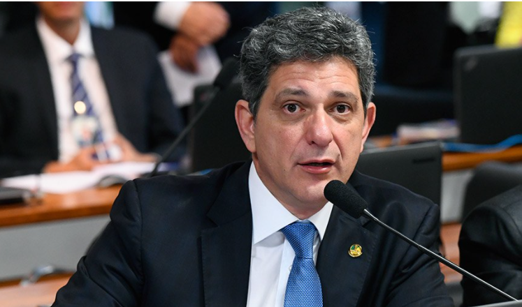 Projeto de Rogerio Carvalho propoe pagamento de pensao a filhos que perderam pais para covid 19