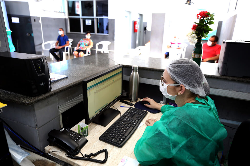 Quatro unidades de saude atendem pacientes com sindromes gripais em Aracaju