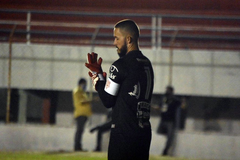 'Quem joga série A é muito fácil falar pra parar campeonato', diz goleiro do Sergipe sobre suspensão de partidas 1 Quem joga serie A e muito facil falar pra parar campeonato diz goleiro do Sergipe sobre suspencao de partidas