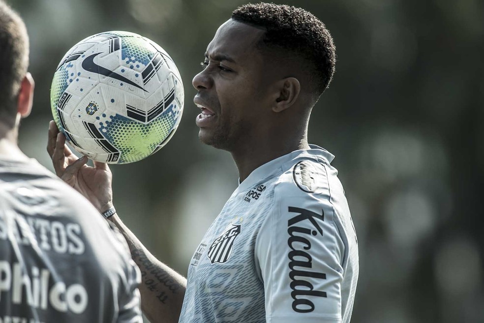 Robinho e condenado a nove anos de prisao por estrupo na Italia
