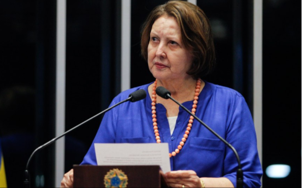 Senadora Maria do Carmo Alves e vacinada contra covid 19