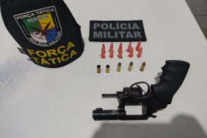 Suspeito de trafico de drogas cai do telhado durante acao da policia em Itabaiana
