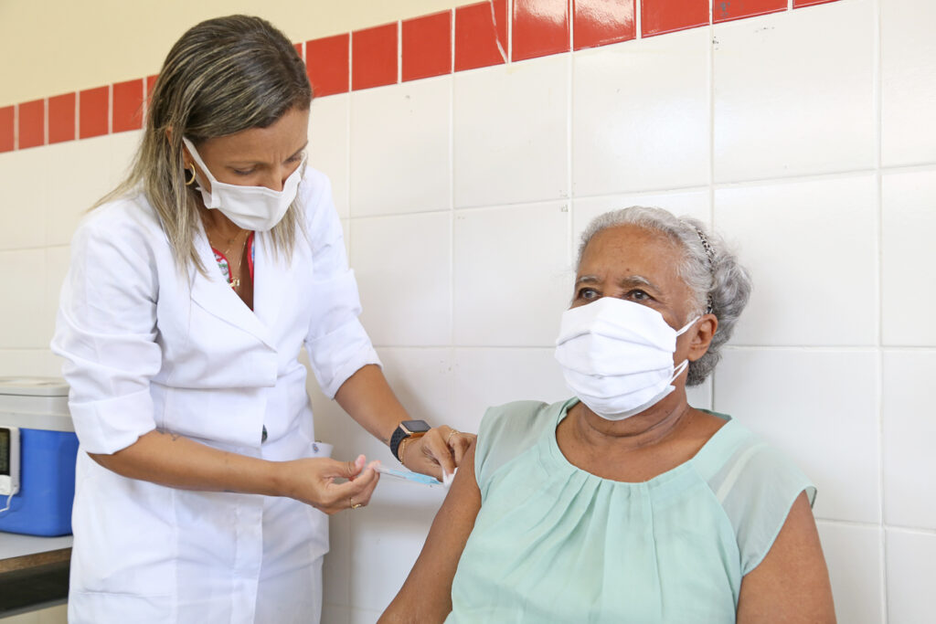 Vacinacao contra covid 19 chega a 5 da populacao em Aracaju