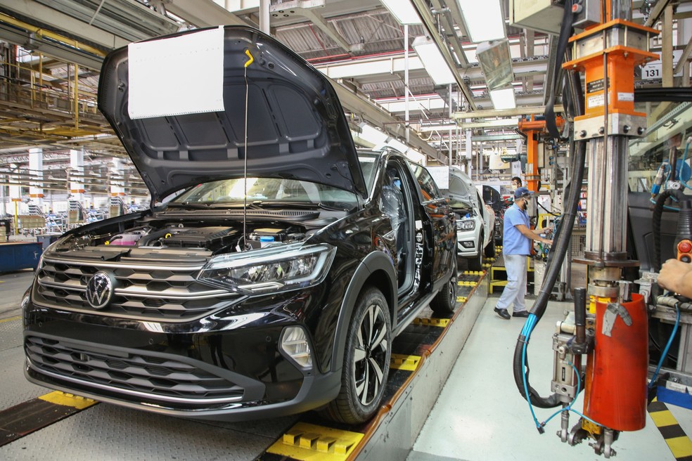 Volkswagen suspende producao de veiculos no Brasil devido ao agravamento da pandemia