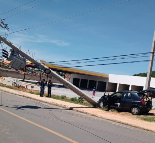 Acidente grave bloqueia transito na Euclides Figueiredo SMTT recomenda evitar a regiao