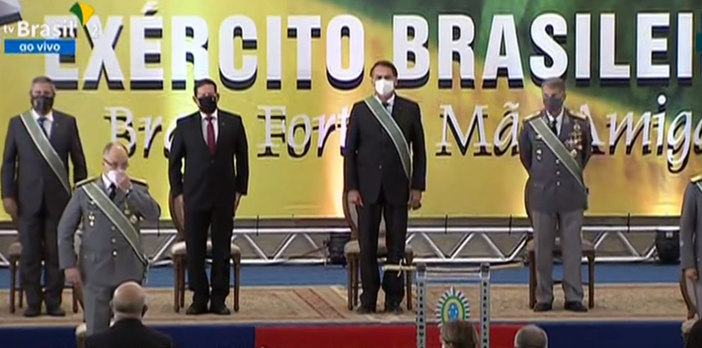 Bolsonaro exalta democracia e acoes militares de combate a pandemia em aniversario de 373 anos do Exercito brasileiro